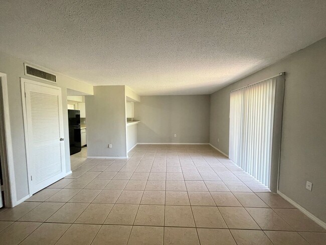 Foto del edificio - WINTER PARK WOODS CONDO
