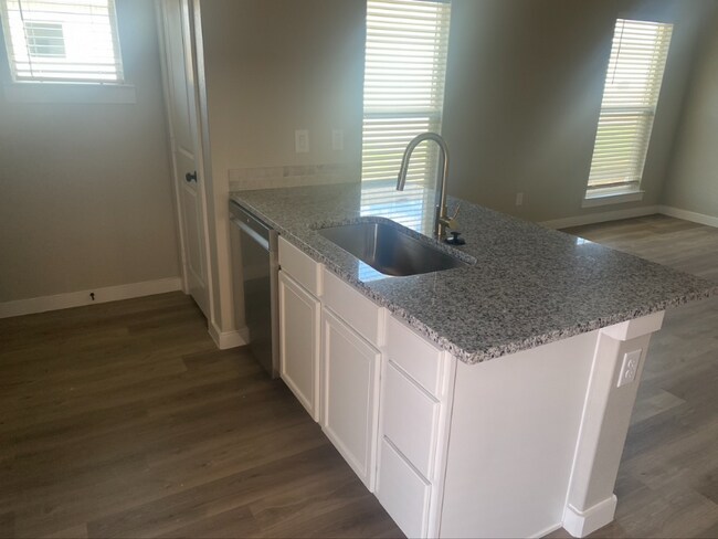 Foto del edificio - 417 E 30th St