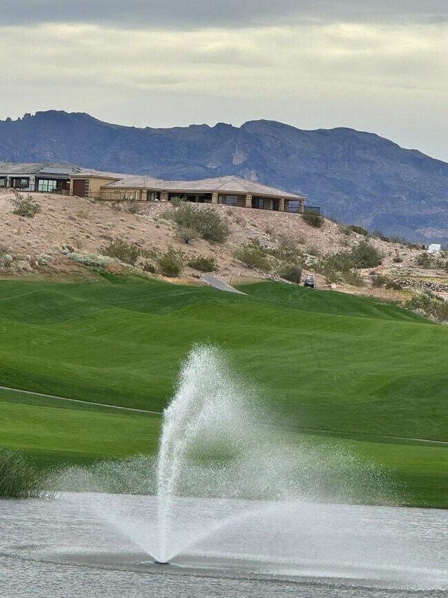 Foto del edificio - Laughlin Ranch 3 BR 2Ba Public Golf Community with Canyon & Mountain Views