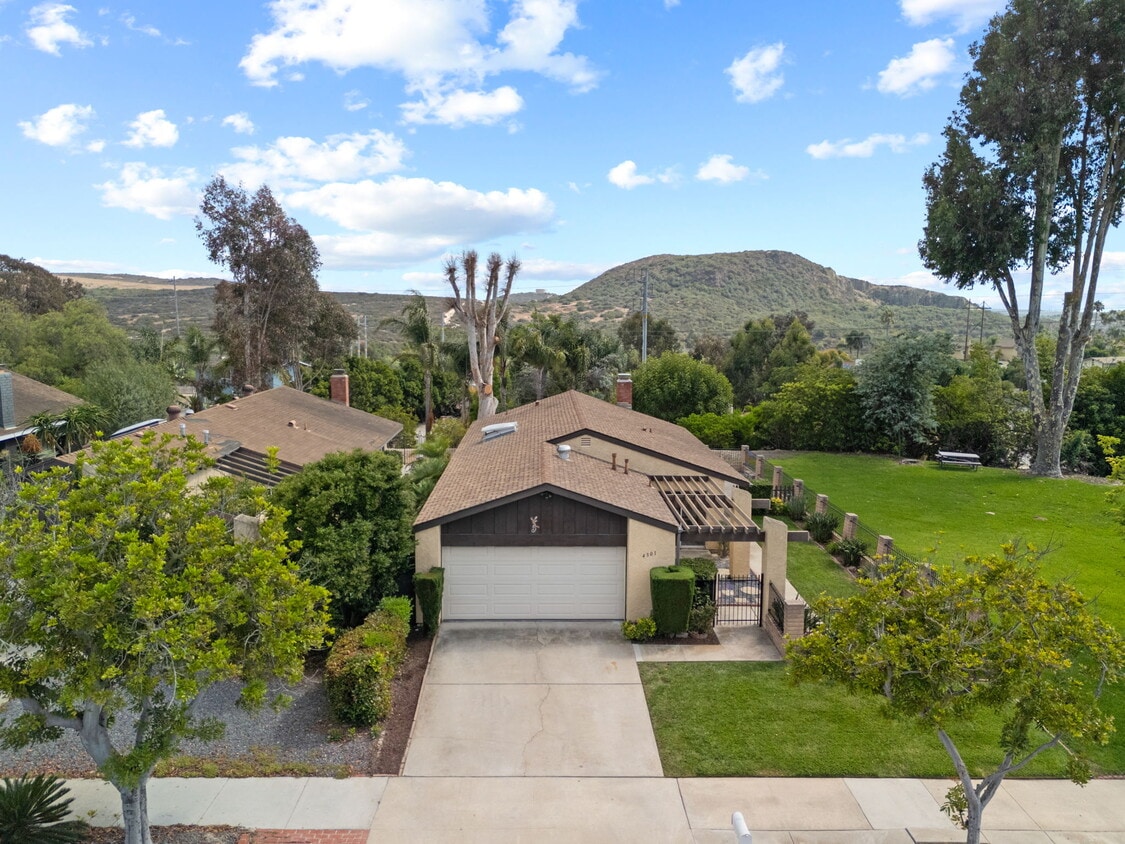 Primary Photo - 4301 Serena Ave