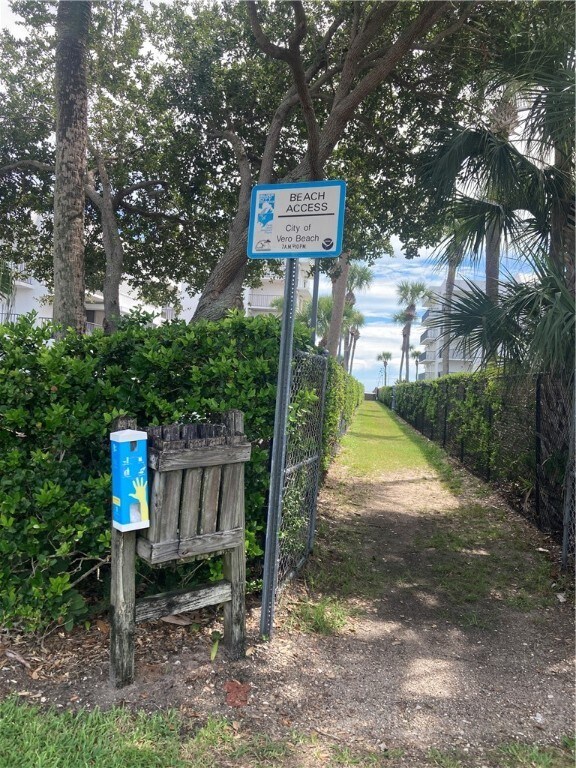 Foto del edificio - 950 Sandpiper Ln