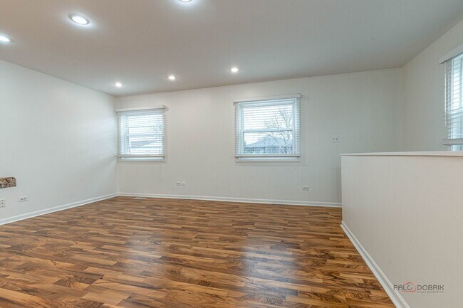 Building Photo - 526 Inverrary Ln