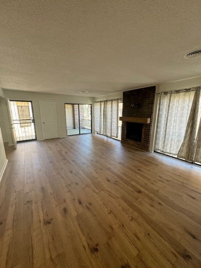 Building Photo - Townhome For Rent In Germantown