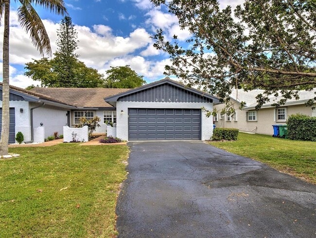 Building Photo - 3057 NW 103rd Ln