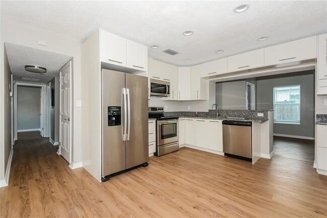 Building Photo - 2804 W Nassau St