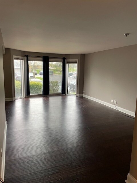 Foto del edificio - 2730 Mitchell Dr