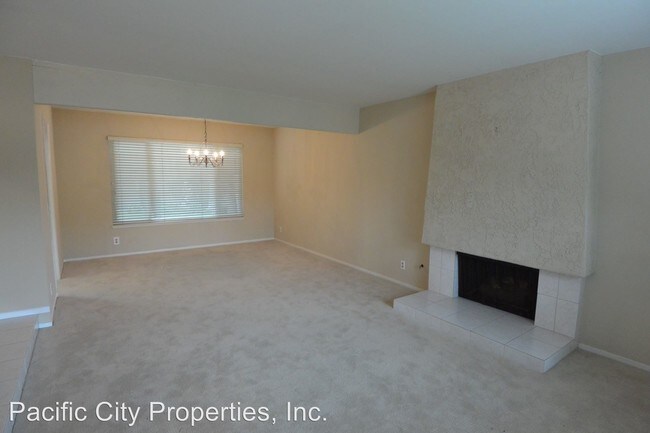 Foto del edificio - 4 br, 2.5 bath House - 17790 San Candelo St.