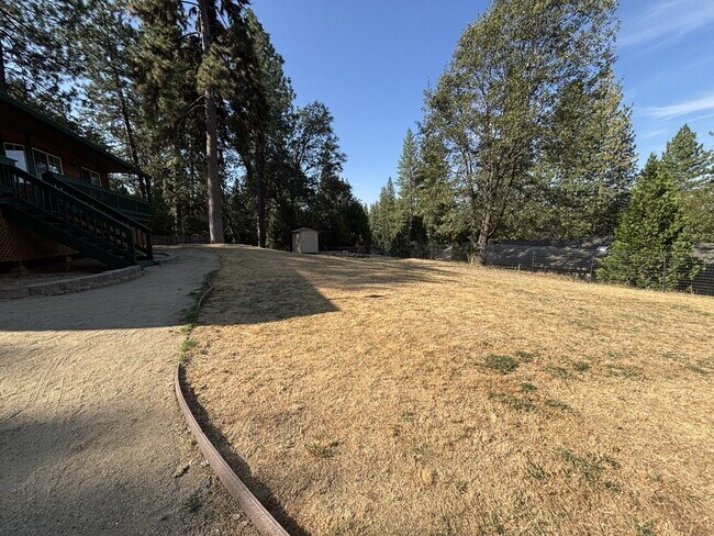 Building Photo - Freshly remodeled home in Pleasant Valley with private yard for rent!