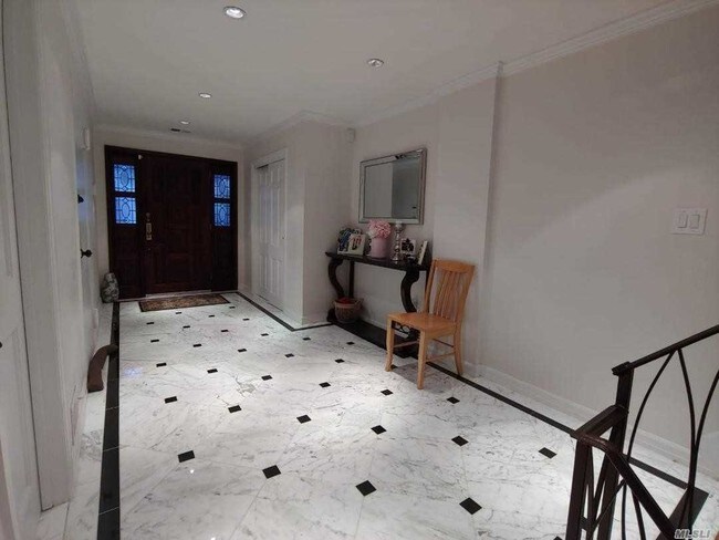 Building Photo - 15-60-60 208th Pl