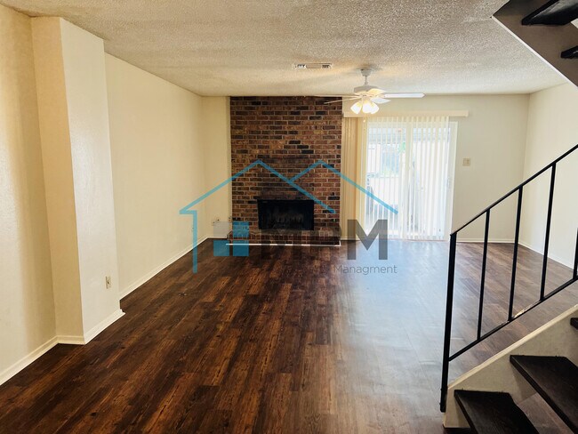 Building Photo - 7 Briarwood Cir