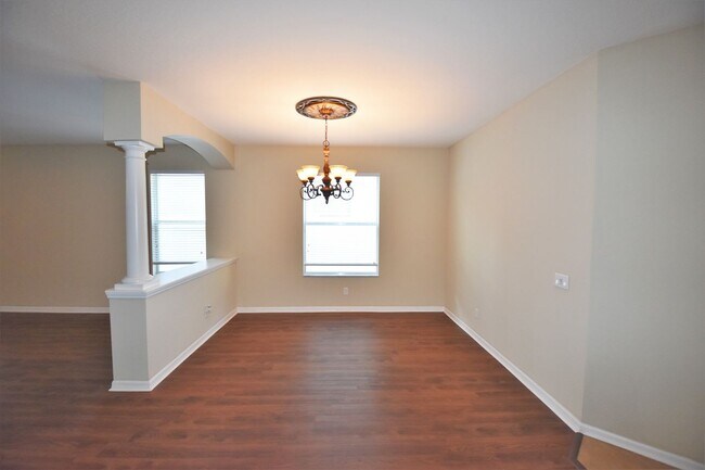 Building Photo - 210 Westchester Hills Ln