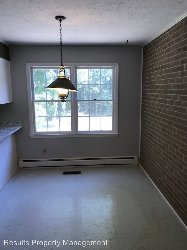 Building Photo - 3 br, 2.5 bath House - 567 Fling Road