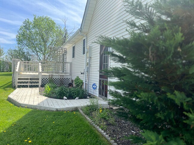 Building Photo - Three Bedroom Home in London, KY