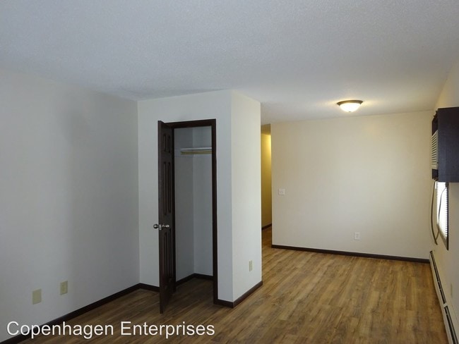 Building Photo - 2800 Stevens Ave