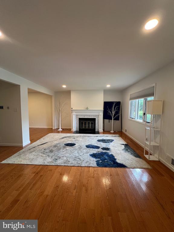 Building Photo - 5 Balamor Ln