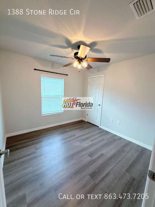 Building Photo - 1388 Stone Ridge Cir