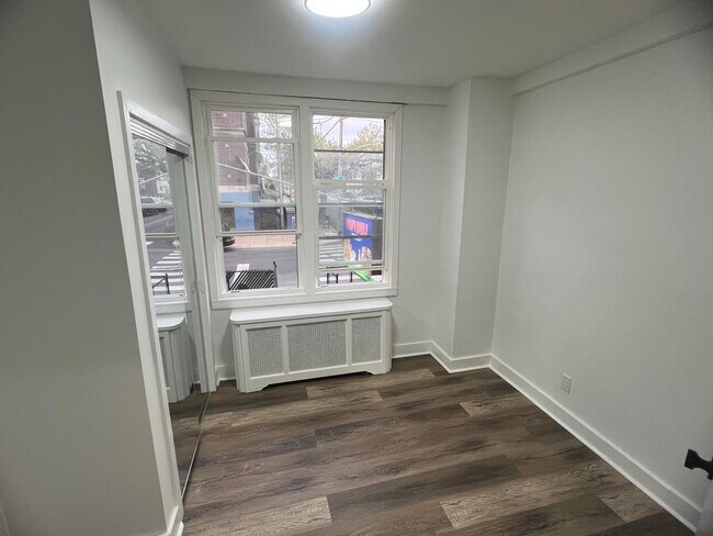 Foto del edificio - 5061 N 9th St