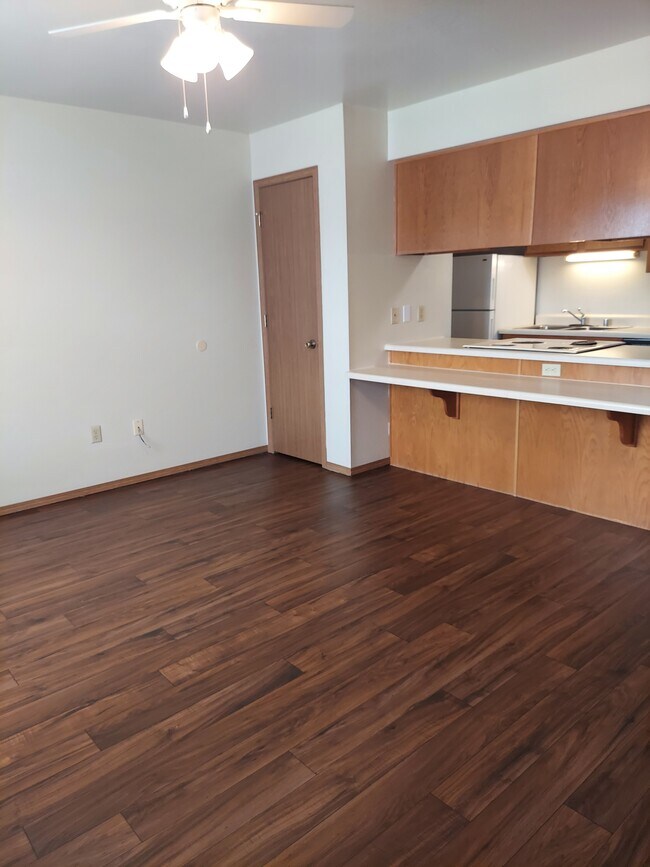 Foto del edificio - Cedar Creek Village Apartments and Townhomes