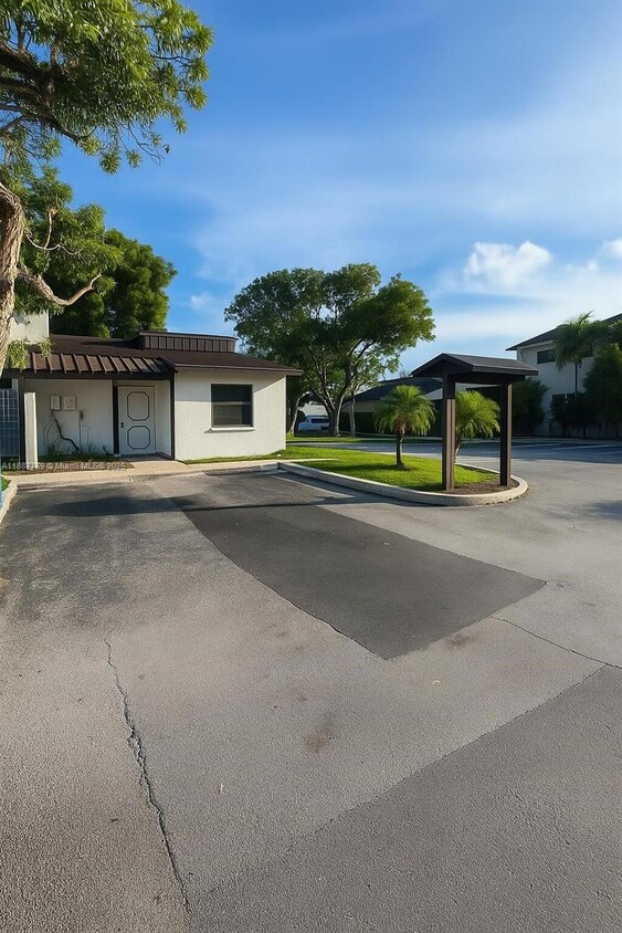 Foto principal - 6822 SW 39th St, 14G