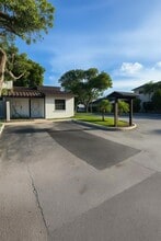Building Photo - 6822 SW 39th St, 14G