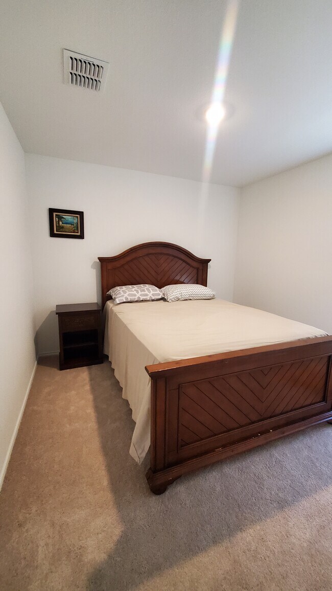 Foto del edificio - 1379 Eldridge Pond St