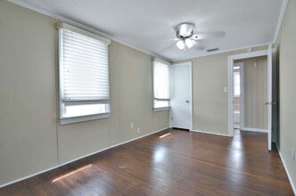 Building Photo - 2649 Dartmouth Ave N