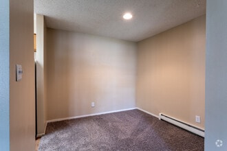 1BR, 1BA - 662 SF - EPERNAY APARTMENTS