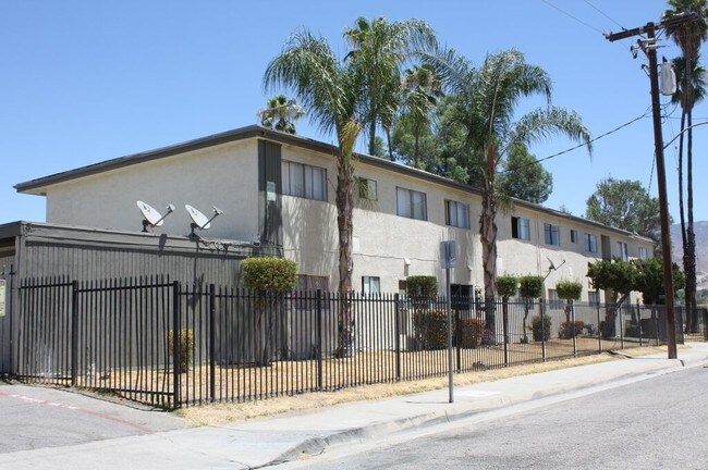 Building Photo - Mountain Avenue Apartments