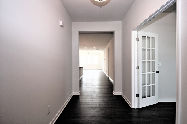 Building Photo - 713 Briar Gate Drive