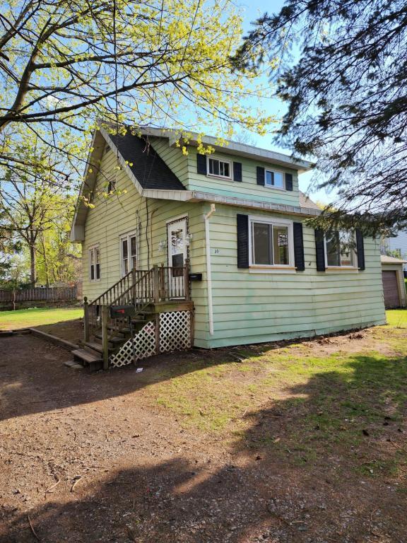Primary Photo - 302 Frederick St E