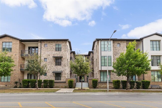 Foto del edificio - 4325 Jackson Ave