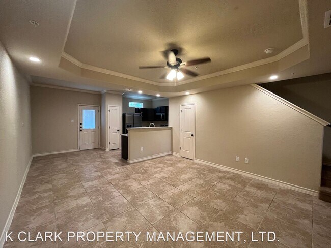Building Photo - 3 br, 2.5 bath House - 6410 LUGLIO LANE #103