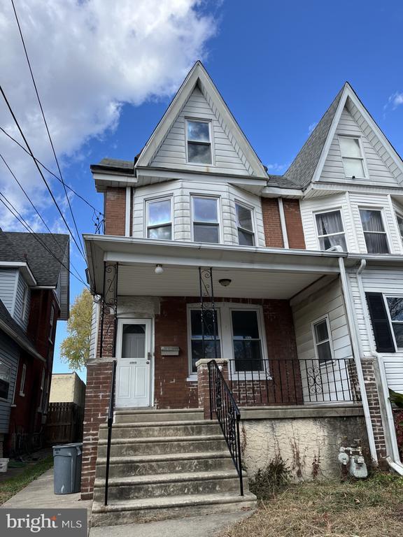 Foto principal - 1006 Coates St