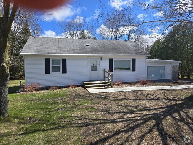 Building Photo - 4186 Cherry Rd