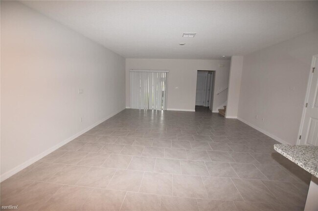 Foto del edificio - 3 br, 2.5 bath Townhome - 16913 Reseda Aly...