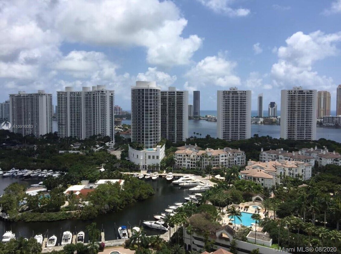Primary Photo - 1000 W Island Blvd