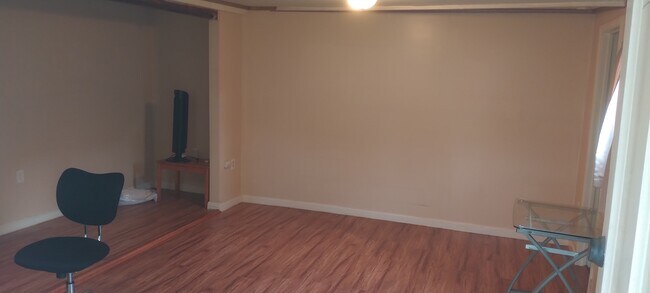 Foto del edificio - 602 W Dryden St