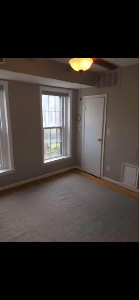 Bedroom with walk-in closet - 117 E St SE