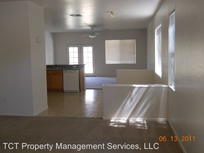 Building Photo - 2494 E Del Rio Ct