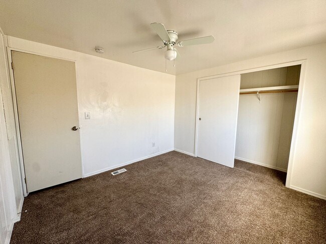 Foto del edificio - Cute Cozy and Centrally located