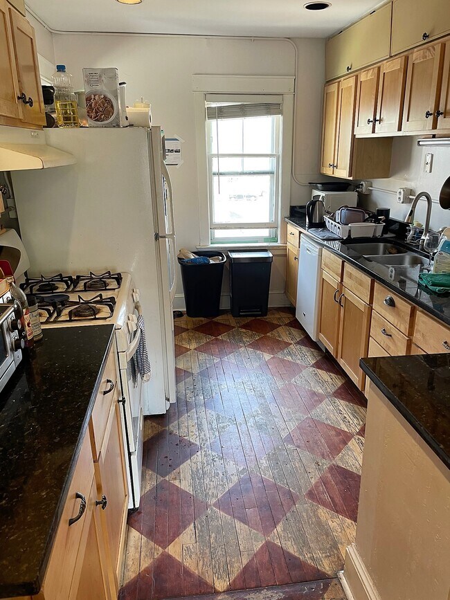 Foto del edificio - 712 W 28th St