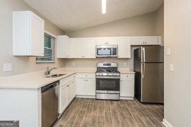 Building Photo - 819 Martin Rd