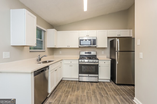 Foto del edificio - 819 Martin Rd