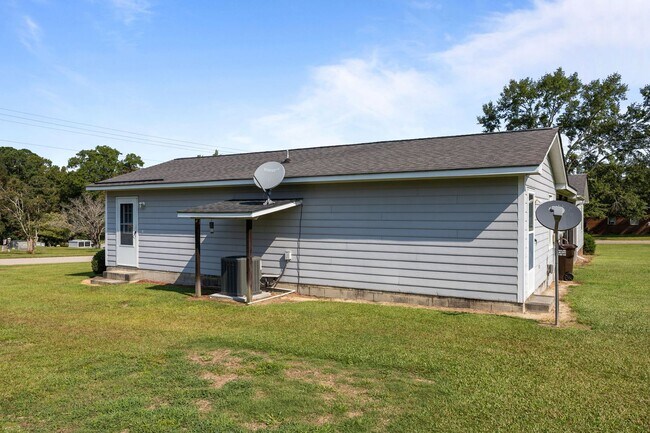 Foto del edificio - Two bedroom in Coats, NC!