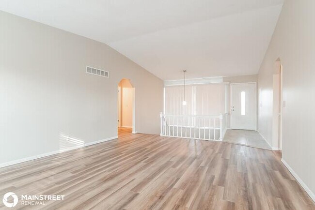 Building Photo - 345 Beaver Lake Dr, St Charles, MO 63303