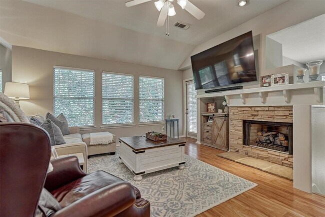 Foto del edificio - 87 Woodlily Pl