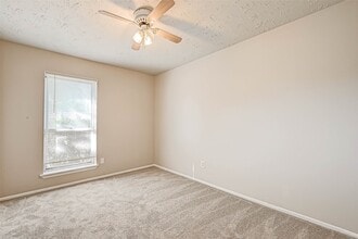 Building Photo - 24130 Silversmith Ln