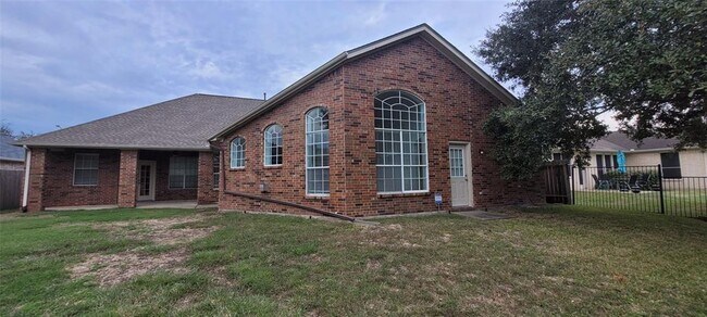 Building Photo - 3026 River Birch Dr
