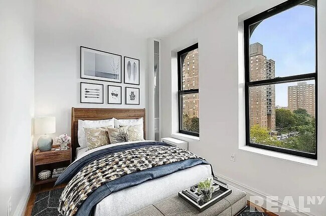 Foto del edificio - 243 Henry St