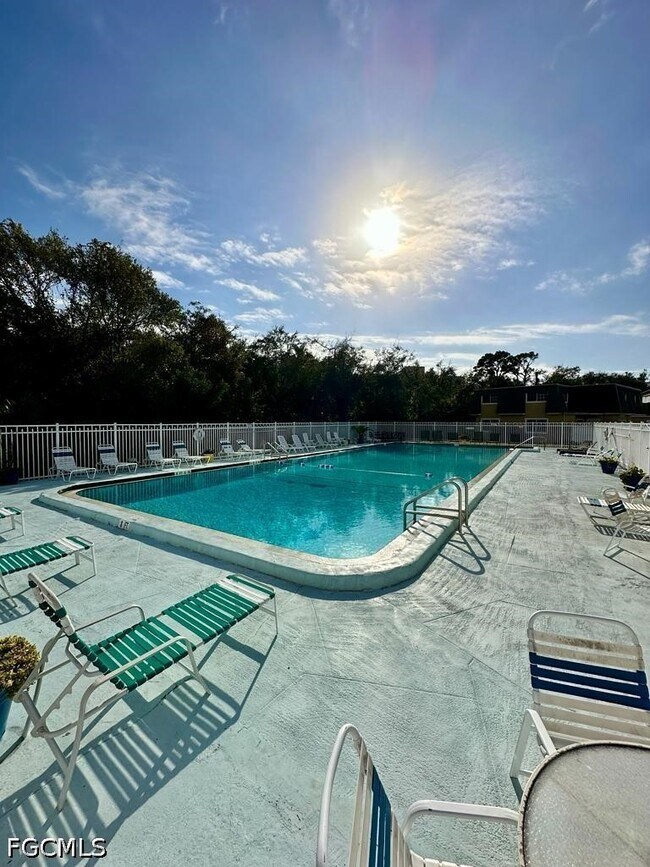 Foto del edificio - 5826 Whiting Ct